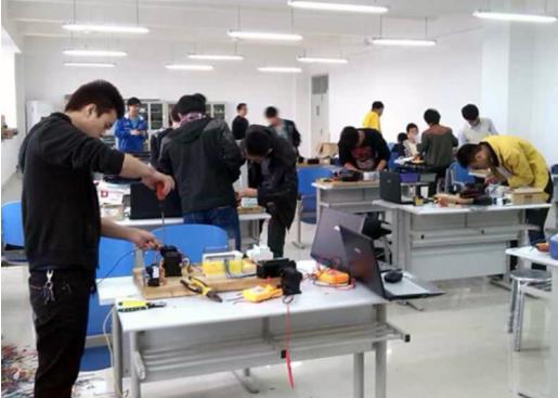 權(quán)威與實惠兼?zhèn)?廣東博專教育咨詢，為您點亮學歷提升之路